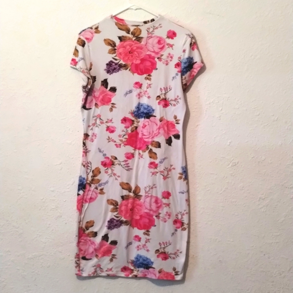Size XL short sleeve knee length flower dress